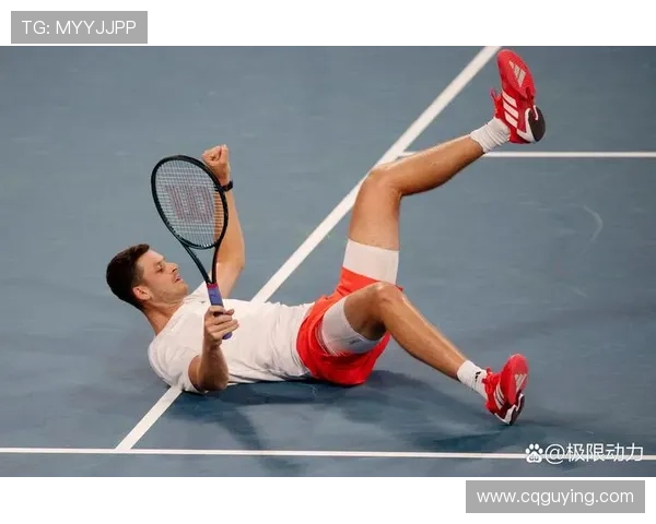 网球赛季收官精彩纷呈 世界顶级选手争夺年终总决赛冠军